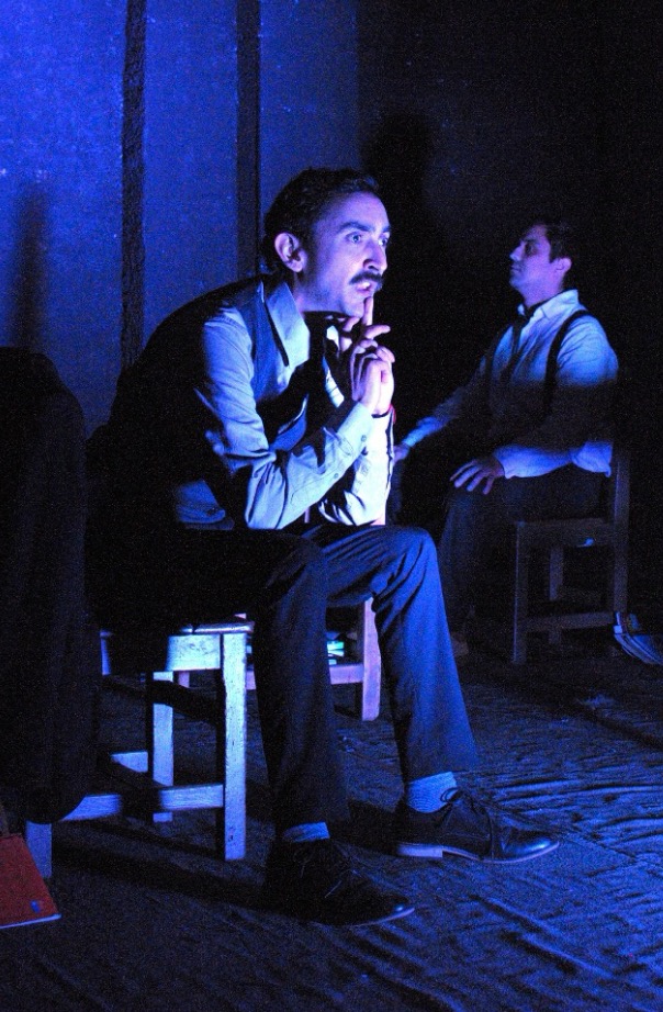 Escena teatral de La Maquinaria - Actuación dramática