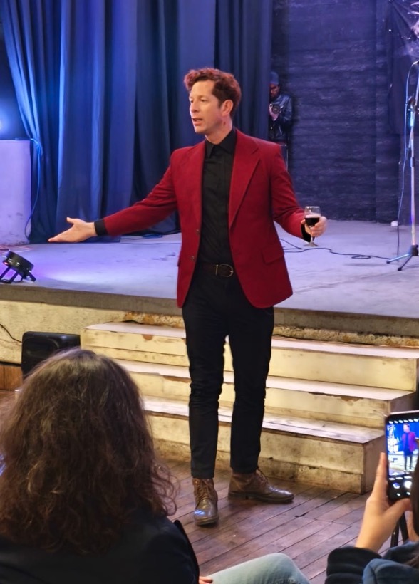 Escena teatral de La Maquinaria - Expresión artística